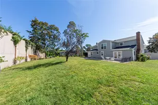 44 Apple Tree Dr, Hauppauge, NY 11788 - Photo 8