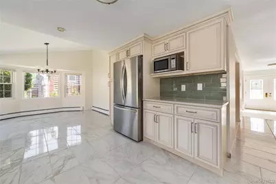 44 Apple Tree Drive, Hauppauge, NY 11788 - Photo 12