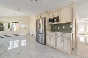 44 Apple Tree Dr, Hauppauge, NY 11788 - Photo 12