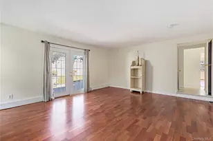 44 Apple Tree Dr, Hauppauge, NY 11788 - Photo 16