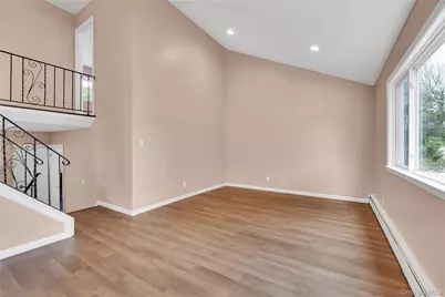 209 Tree Avenue, Central Islip, NY 11722 - Photo 14