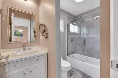 209 Tree Avenue, Central Islip, NY 11722 - Photo 16