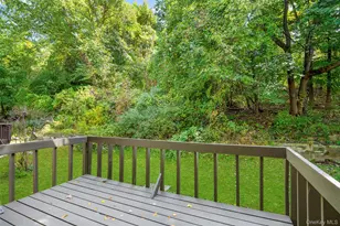 25 Laurel Ct, Fishkill, NY 12524 - Photo 18