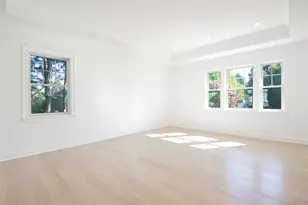 108 Tanners Pond Rd, Garden City, NY 11530 - Photo 14