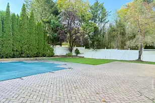 17 Livingston Ave, Jericho, NY 11753 - Photo 18