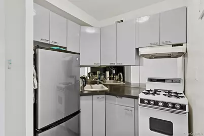 25 Neptune Boulevard #9S, Long Beach, NY 11561 - Photo 8
