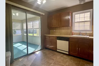 323 Brownfield Drive, Ridge, NY 11961 - Photo 6