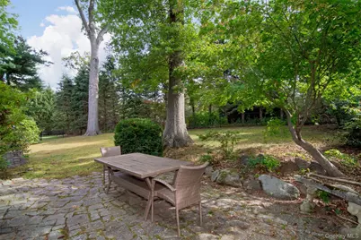 27 Hawthorne Way, Hartsdale, NY 10530 - Photo 24