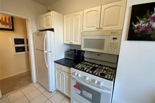 269-10 Grand Central Pkwy, Floral Park, NY 11005 - Photo 12