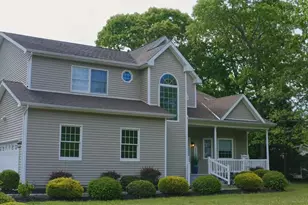 5 Mill Race Rd, Hampton Bays, NY 11946 - Photo 2