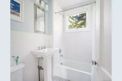 39 Dune Road, Quogue, NY 11959 - Photo 18