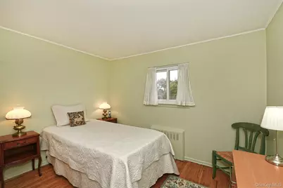 28 Halcourt Drive, Plainview, NY 11803 - Photo 14