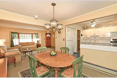 28 Halcourt Drive, Plainview, NY 11803 - Photo 8