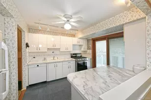 28 Halcourt Dr, Plainview, NY 11803 - Photo 10