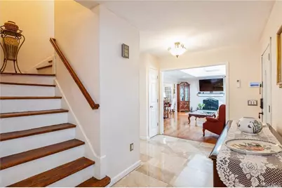 77 Duck Pond Road, Glen Cove, NY 11542 - Photo 12