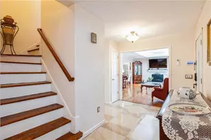 77 Duck Pond Rd, Glen Cove, NY 11542 - Photo 12