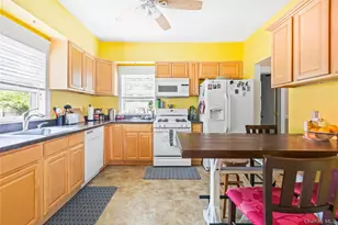 468 Main St, Yaphank, NY 11980 - Photo 10