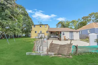 36 Farrington Avenue, Bay Shore, NY 11706 - Photo 24
