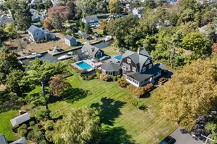 28 S Montgomery Ave, Bay Shore, NY 11706 - Photo 40