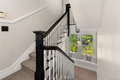 28 S Montgomery Avenue, Bay Shore, NY 11706 - Photo 18