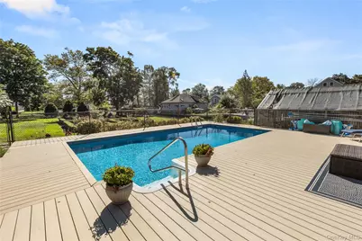 28 S Montgomery Avenue, Bay Shore, NY 11706 - Photo 34