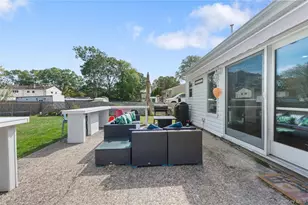 5 Canterbury Dr, Coram, NY 11727 - Photo 24