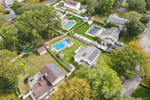 5 Canterbury Dr, Coram, NY 11727 - Photo 2