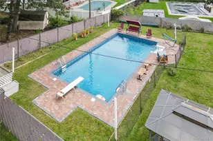 5 Canterbury Dr, Coram, NY 11727 - Photo 30