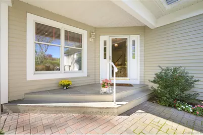 39 Club Pointe Drive, White Plains, NY 10605 - Photo 8