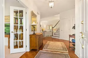 39 Club Pointe Dr, White Plains, NY 10605 - Photo 16