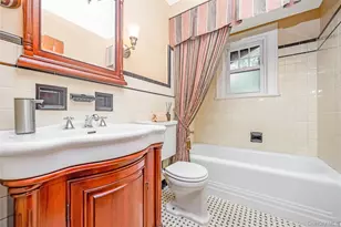 83 Village Line Rd, Babylon, NY 11702 - Photo 14