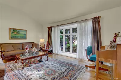 64 South Street, East Hills, NY 11577 - Photo 4