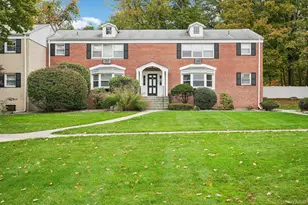 13 Lenox Ct, Suffern, NY 10901 - Photo 4