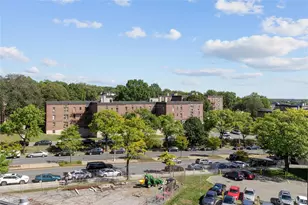 87-15 204th St, Hollis, NY 11423 - Photo 16