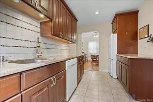 215 New Hyde Park Rd, New Hyde Park, NY 11040 - Photo 12