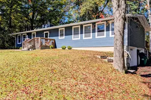 32 Greentree Dr N, Hyde Park, NY 12538 - Photo 2