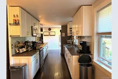 32 Greentree Drive N, Hyde Park, NY 12538 - Photo 6