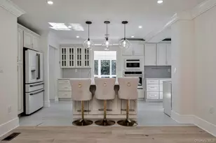 60 Long Dr, Hempstead, NY 11550 - Photo 12