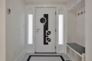 60 Long Dr, Hempstead, NY 11550 - Photo 8