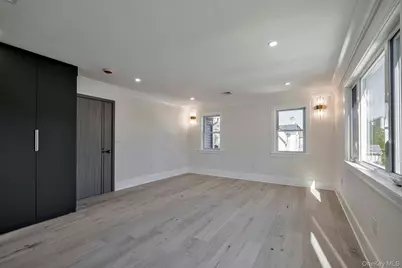 60 Long Drive, Hempstead, NY 11550 - Photo 30