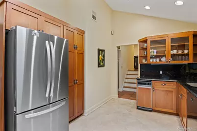 17 Bluebird Lane, Huntington, NY 11743 - Photo 12