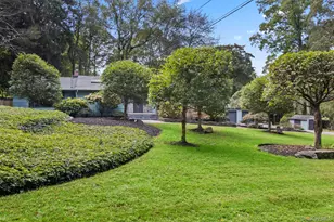 17 Bluebird Ln, Huntington, NY 11743 - Photo 4