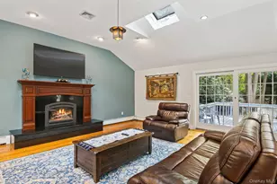 17 Bluebird Ln, Huntington, NY 11743 - Photo 18