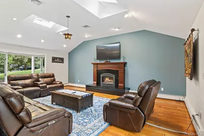 17 Bluebird Lane, Huntington, NY 11743 - Photo 14