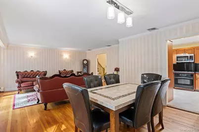 17 Bluebird Lane, Huntington, NY 11743 - Photo 24