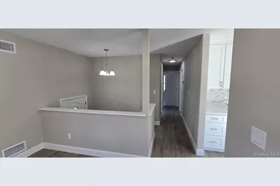 1902 Race Avenue, Medford, NY 11763 - Photo 6