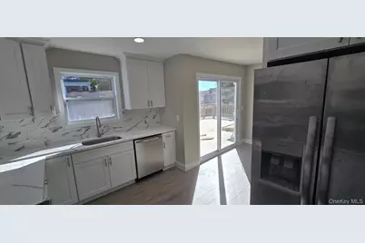 1902 Race Avenue, Medford, NY 11763 - Photo 4