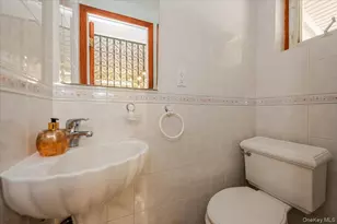 248 Throggs Neck Blvd, Bronx, NY 10465 - Photo 10