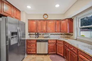 166 N Oak St, Massapequa, NY 11758 - Photo 14