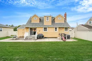 166 N Oak St, Massapequa, NY 11758 - Photo 6